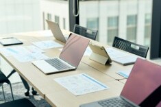 パソコンレンタル（法人向け）導入ガイド－コスト、運用、契約の疑問をまとめて解決