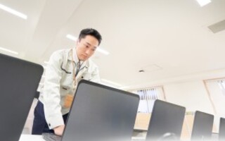 「PCのキッティングがきつい」－現場の負荷が高まる7つの理由と業務負荷の軽減方法