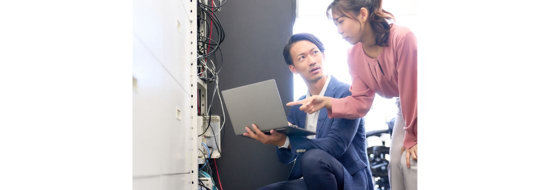 サービスデスクとは｜ヘルプデスクとの違いから現場の課題、アウトソーシング活用まで詳しく解説