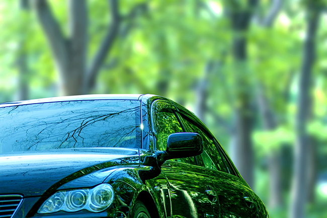 使える！ 情シス三段用語辞典25　「コネクテッドカー」