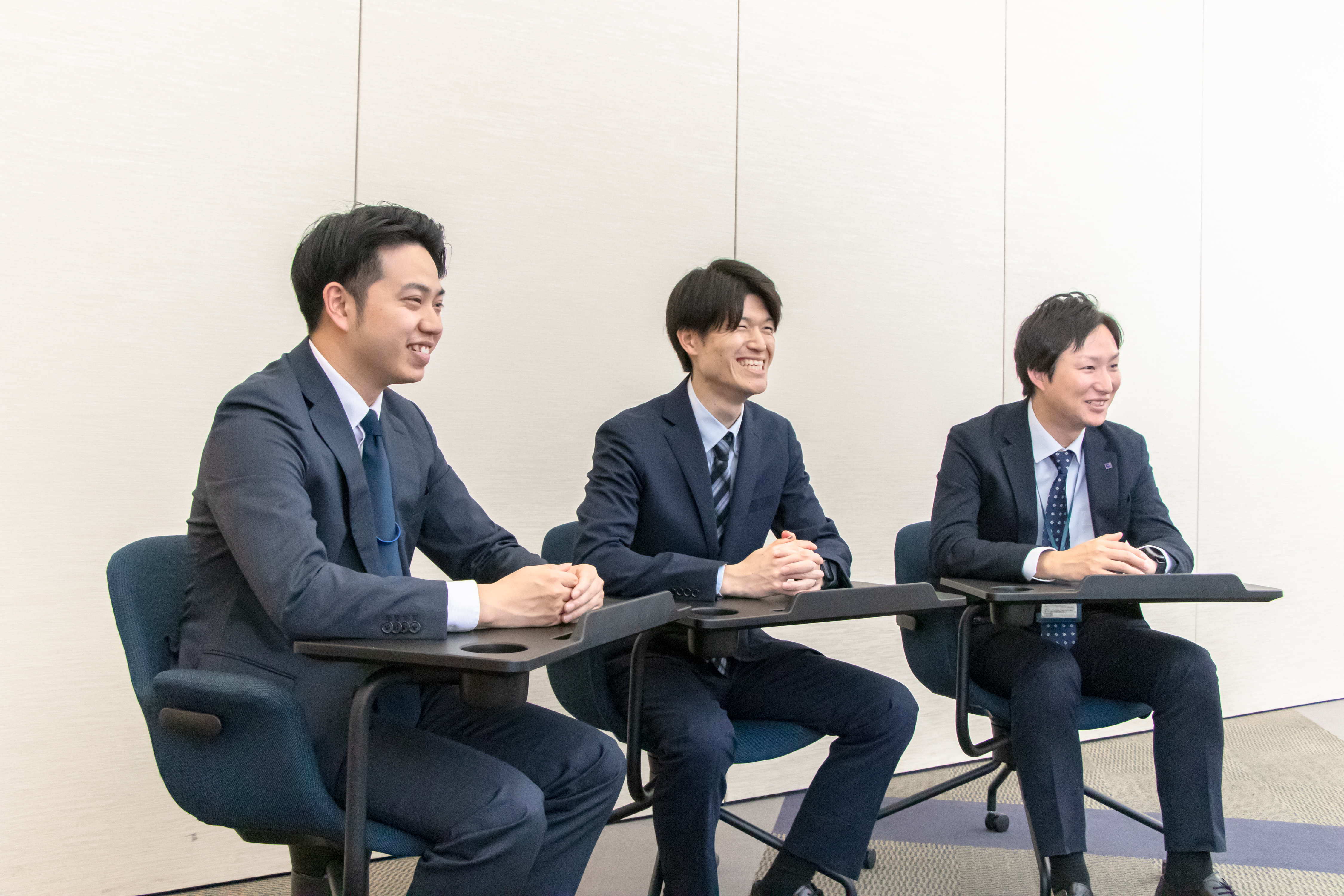因幡電機産業株式会社担当者へのインタビューの様子
